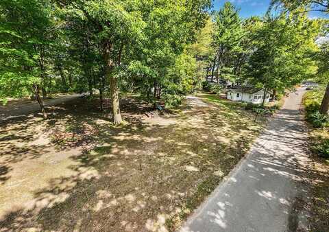 12783 Laketon Street NE, Gowen, MI 49326