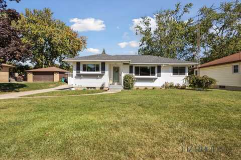 4131 Pineview Street SW, Grandville, MI 49418