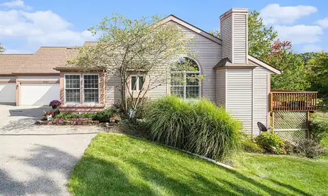 3347 Golfview Drive NW, Grand Rapids, MI 49544