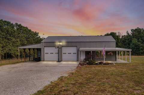 2182 Tracks Road, Niangua, MO 65713