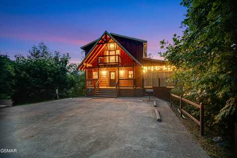 1140 E Kings Ridge Road, Gatlinburg, TN 37738
