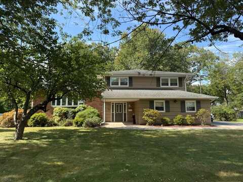 37 Dalewood Rd, West Caldwell, NJ 07006