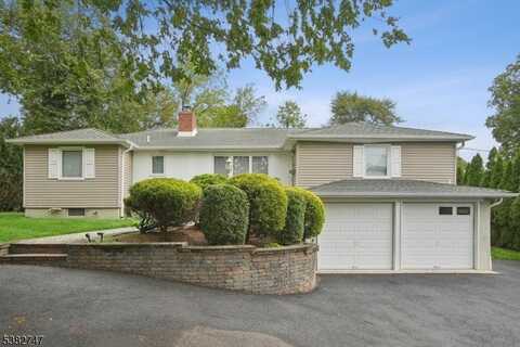 34 Lewis Dr, Madison, NJ 07940