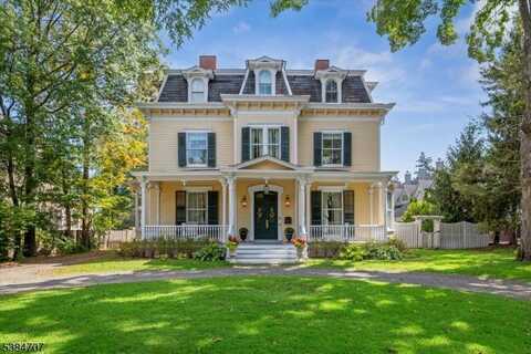 21 Franklin Pl, Morristown, NJ 07960