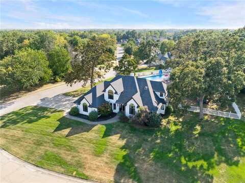 1226 Pembrooke Drive, Warrensburg, MO 64093