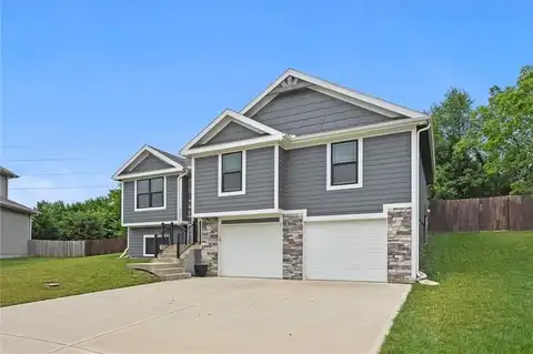 1800 NW Mya Court, Grain Valley, MO 64029