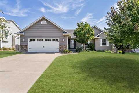 6451 Friendship Path, Bettendorf, IA 52722