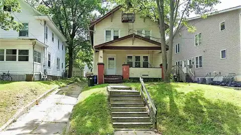 528 S Lucas St, Iowa City, IA 52240