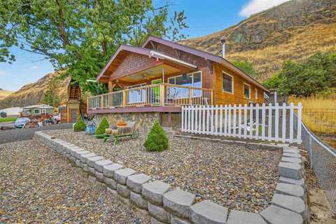 3650 Riverside Dr, Asotin, WA 99402