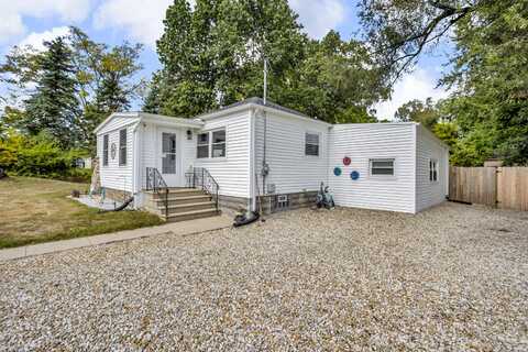 808 Eugene Avenue, Jackson, MI 49203