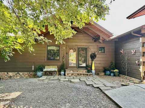 575 Ironsburg Rd., Tellico Plains, TN 37385