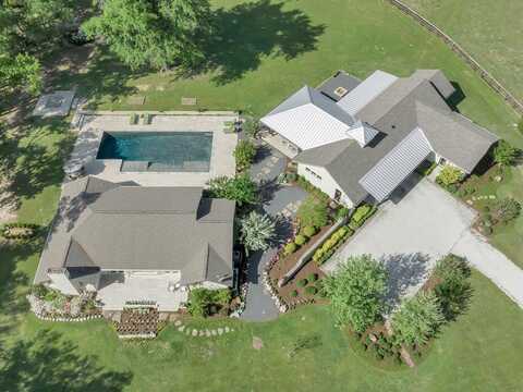 1810 Caspers Cove, Lufkin, TX 75904