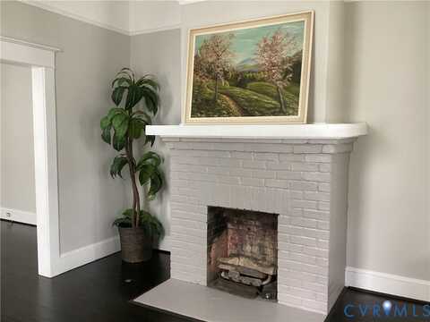 104 Suffolk Ave, Colonial Heights, VA 23834