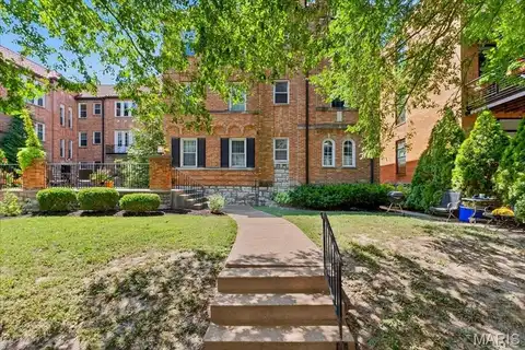 7532 Cromwell Drive, Clayton, MO 63105