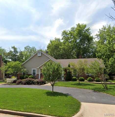 642 Old Ballwin Road, Ballwin, MO 63021