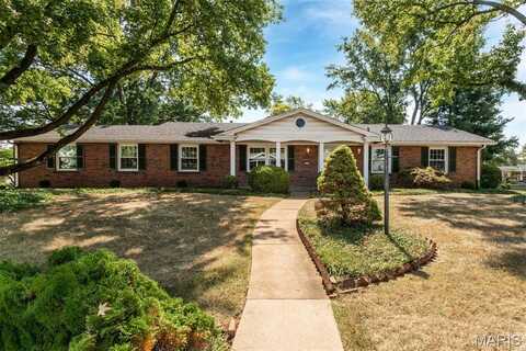 405 Trail Grove Court, Ballwin, MO 63011