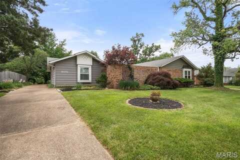 606 Rue Montand Drive, Ballwin, MO 63011