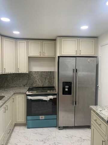 901 NE 14th Ave, Hallandale Beach, FL 33009