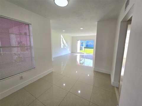 7520 SW 82nd St, Miami, FL 33143
