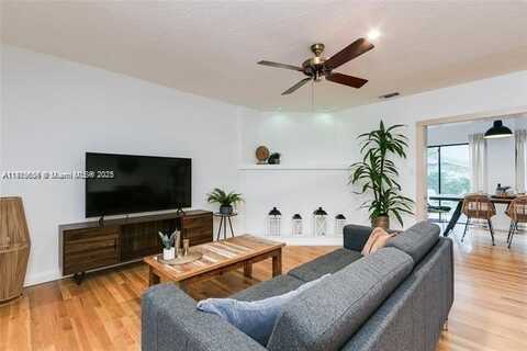 138 NE 13th Ave, Pompano Beach, FL 33060