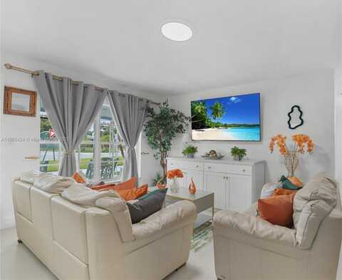 3880 NW 5th St, Lauderhill, FL 33311