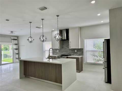 16420 Sapphire St, Weston, FL 33331