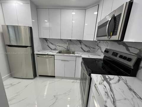 505 Gardens Dr, Pompano Beach, FL 33069