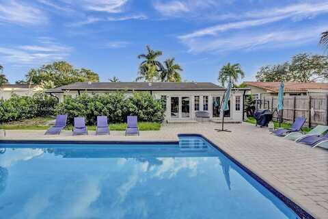 2423 NE 202nd St, Aventura, FL 33180