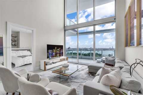 900 Biscayne Blvd, Miami, FL 33132