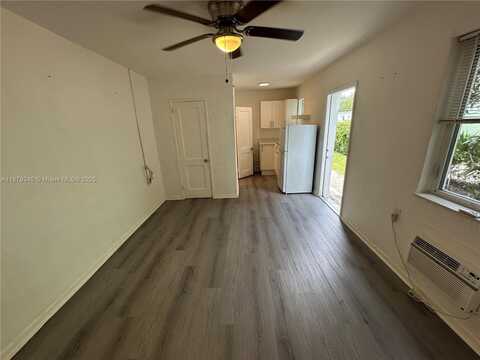 480 SW 10th St, Miami, FL 33130