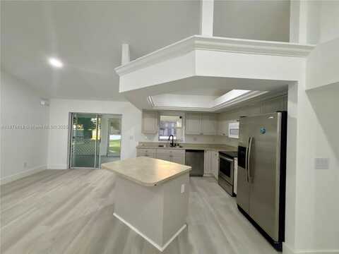 142 SW 34th Pl, Cape Coral, FL 33991