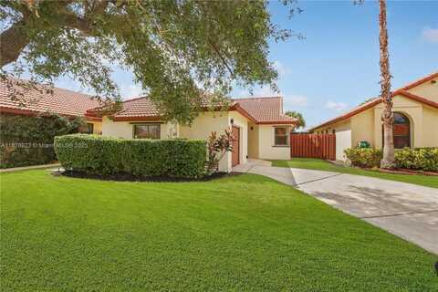 640 SW 113th Ter, Pembroke Pines, FL 33025