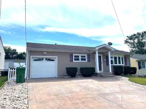 18 Hemlock Drive, Sayreville, NJ 08859