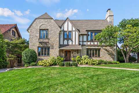 2730 E Menlo Blvd, Shorewood, WI 53211