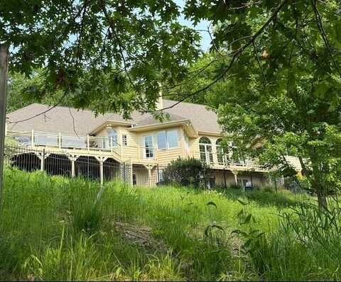 W5453 Pine Bluff Rd, La Crosse, WI 54601