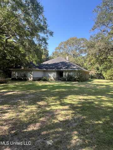 17 Zettel Road, Ocean Springs, MS 39564