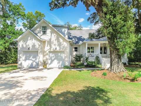 633 Savannah Estates Boulevard, Biloxi, MS 39532