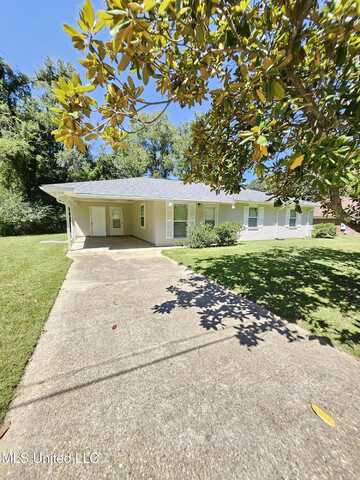 108 South Drive, Vicksburg, MS 39180