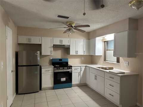 135 NE MADISON CIRCLE N, Saint Petersburg, FL 33702