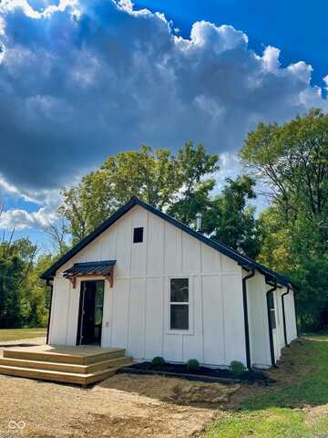 4938 2nd Street, Nashville, IN 47448