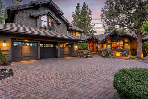 19375 Cayuse Crater Court, Bend, OR 97702