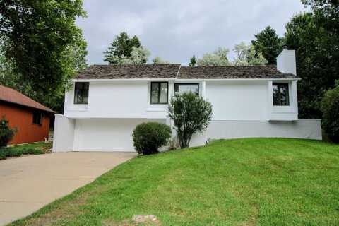1317 SW 12th St, Minot, ND 58701
