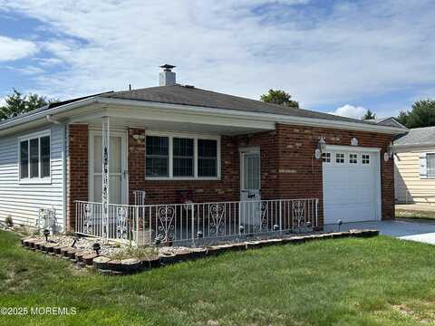 10 Aztec Court, Toms River, NJ 08757