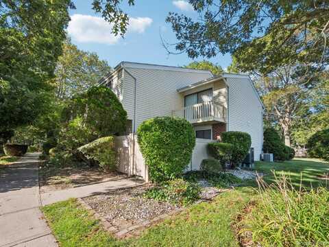 203 Springmeadow Drive, Holbrook, NY 11741