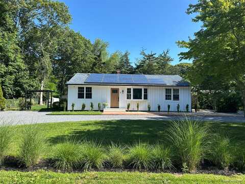 10 Chevy Chase Road, Hampton Bays, NY 11946