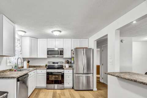 38 Andrea Street, Lisbon, ME 04250
