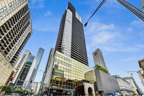 10 E Ontario Street, Chicago, IL 60611