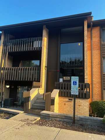6149 Knoll Wood Court, Willowbrook, IL 60527