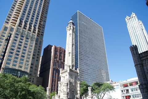 111 E Chestnut Street, Chicago, IL 60611