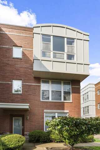 3238 N Kilbourn Avenue, Chicago, IL 60641